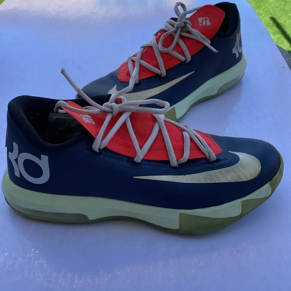 NIKE KD #627971-991 Sneakers Size 6Y